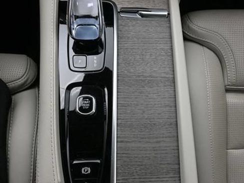 Used 2024 Volvo XC90 B6 Ultimate w/ Lounge Package AWD/4WD image 11