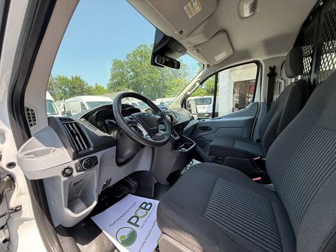 Used 2019 Ford Transit 250 130 Low Roof w/ Exterior Upgrade Package RWD image 5