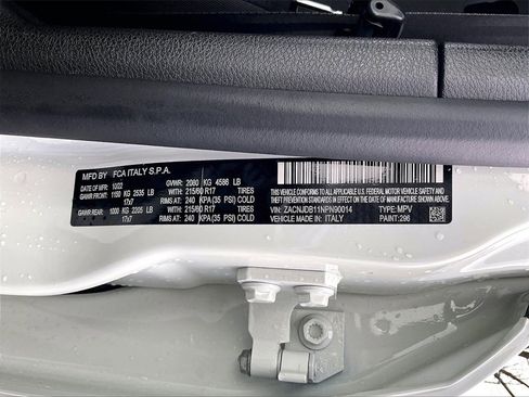 Used 2022 Jeep Renegade Latitude image 31