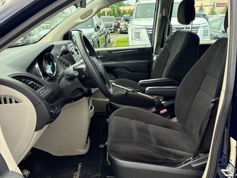 Used 2014 Dodge Grand Caravan American Value Package FWD image 3