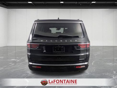 Used 2024 Jeep Wagoneer Series III w/ Premium Group I image 4