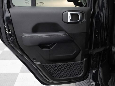 Used 2022 Jeep Gladiator Overland w/ Popular Equipment Package image 26