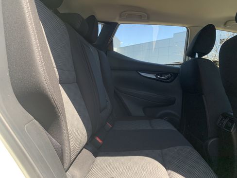 Used 2017 Nissan Rogue Sport SV w/ SV Premium Package image 33