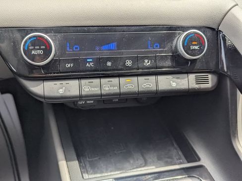 Used 2022 Hyundai Elantra SEL w/ Convenience + Premium Package FWD image 21