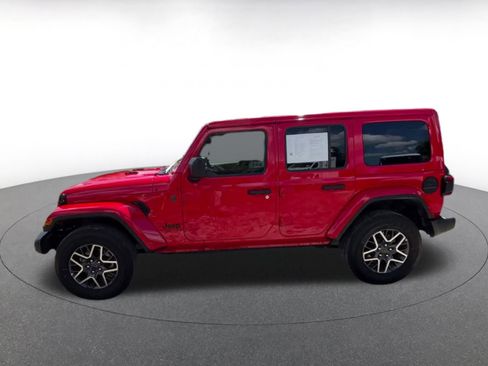 Used 2025 Jeep Wrangler Sahara image 9