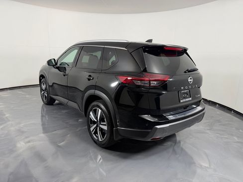 Used 2024 Nissan Rogue SL AWD/4WD image 8