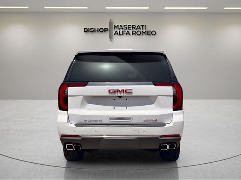Used 2026 GMC Yukon XL AT4 AWD/4WD image 4