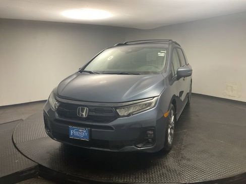 New 2026 Honda Odyssey Touring image 3