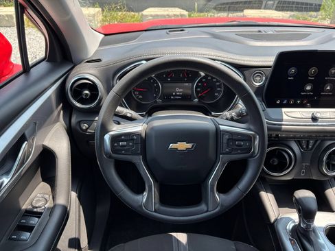 Used 2025 Chevrolet Blazer LT FWD image 31