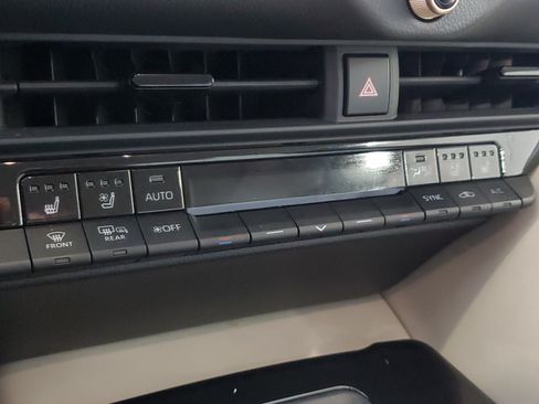 Certified 2024 Toyota Crown AWD/4WD image 29