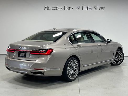 Used 2020 BMW 750i xDrive w/ Executive Package AWD/4WD image 6