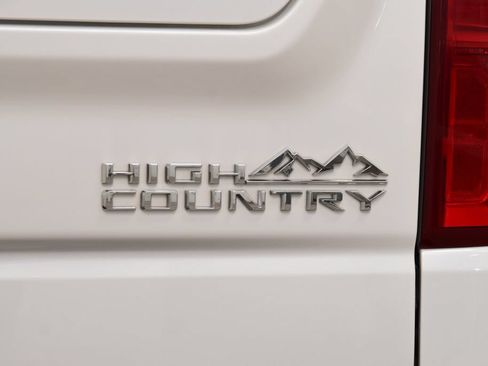 Used 2024 Chevrolet Silverado 1500 High Country w/ High Country Premium Package AWD/4WD image 23