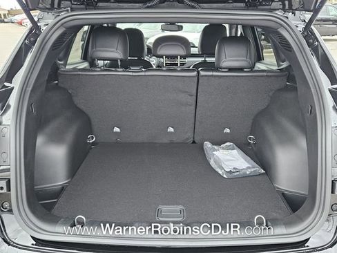 New 2026 Jeep Compass Latitude image 11