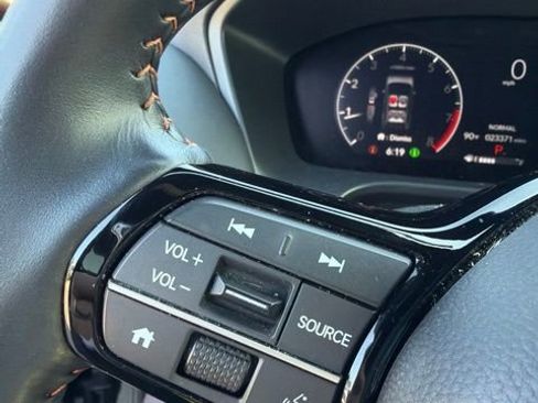 Used 2025 Honda HR-V Sport image 14