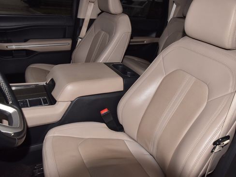 Used 2022 Ford Expedition Max Limited image 34