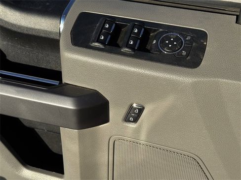 Used 2020 Ford F150 XLT image 22