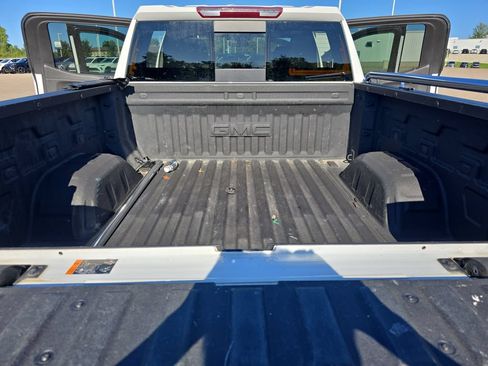 Used 2022 GMC Sierra 1500 Elevation w/ Preferred Package AWD/4WD image 12