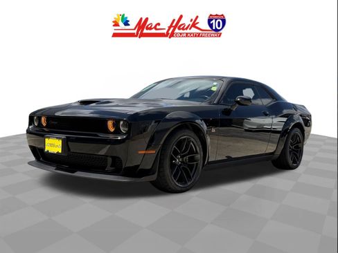 Used 2022 Dodge Challenger R/T Scat Pack RWD image 1