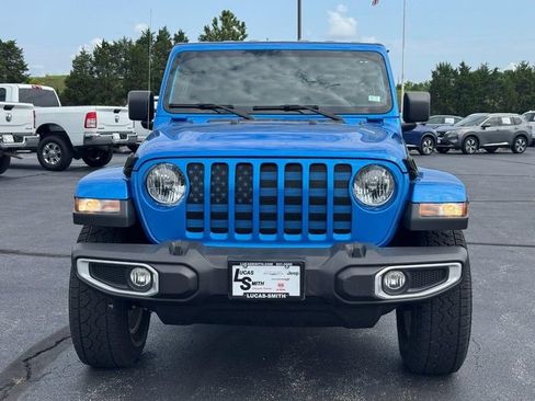 Used 2023 Jeep Gladiator Sport AWD/4WD image 9