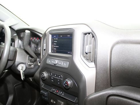 Used 2021 Chevrolet Silverado 2500 Custom w/ Custom Convenience Package image 13