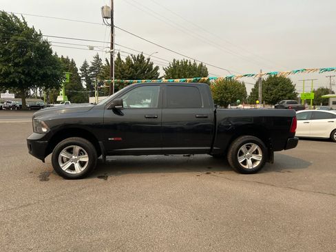 Used 2015 RAM 1500 Classic SLT w/ SLT Plus D←cor Group AWD/4WD image 5