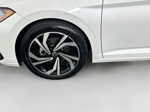 Used 2025 Volkswagen Jetta SEL FWD image 33