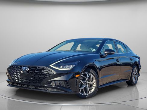 Used 2021 Hyundai Sonata SEL image 2