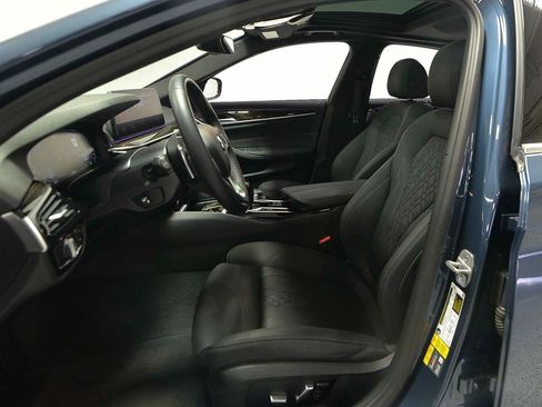 Certified 2023 BMW 530e w/ Convenience Package RWD image 8