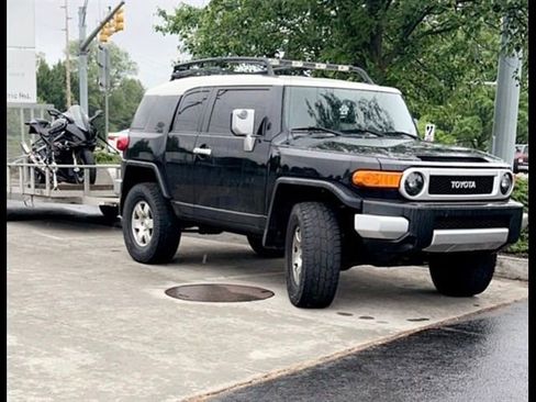 Used 2007 Toyota FJ Cruiser 4WD image 2