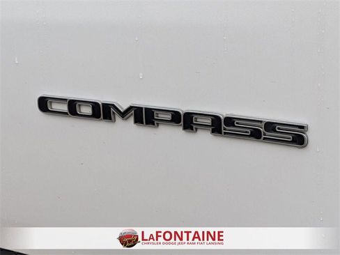 Certified 2024 Jeep Compass Latitude image 10