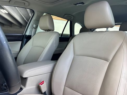 Used 2017 Subaru Outback 3.6R Limited AWD/4WD image 23