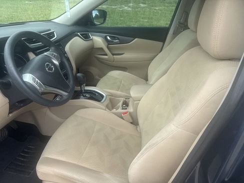 Used 2016 Nissan Rogue SV w/ SV Premium Package FWD image 4