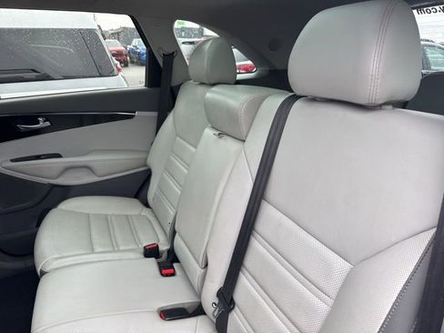 Used 2020 Kia Sorento SX image 24