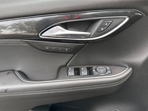 Used 2024 Buick Envision Preferred image 11