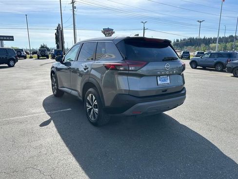 Used 2021 Nissan Rogue SV FWD image 4