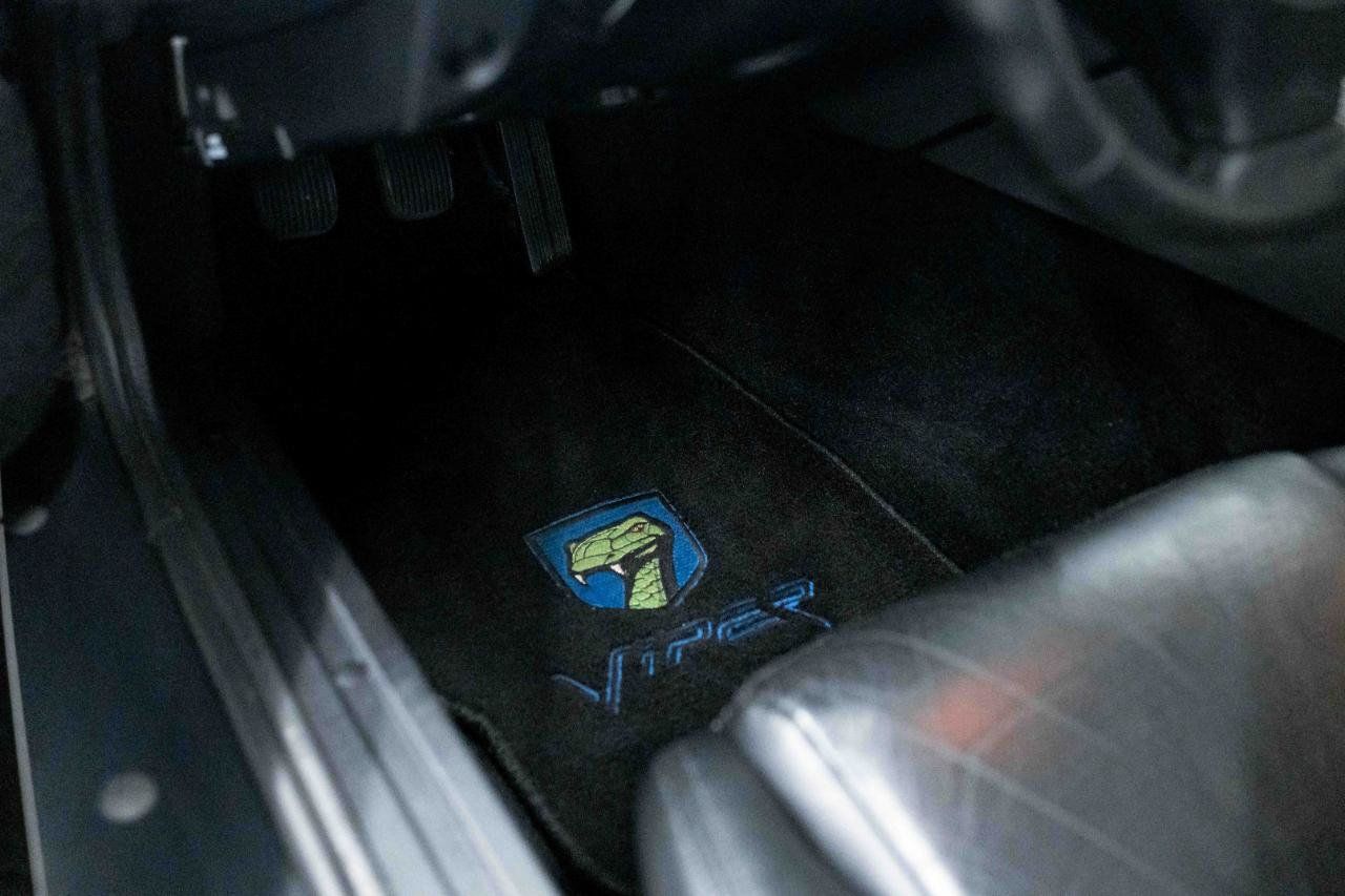 Used 2000 Dodge Viper GTS RWD image 35