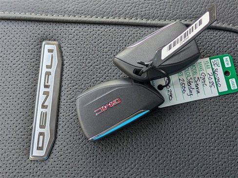 New 2025 GMC Sierra 2500 Denali w/ Denali Reserve Package image 36
