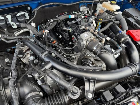 Used 2024 Ford Bronco Wildtrak AWD/4WD image 30