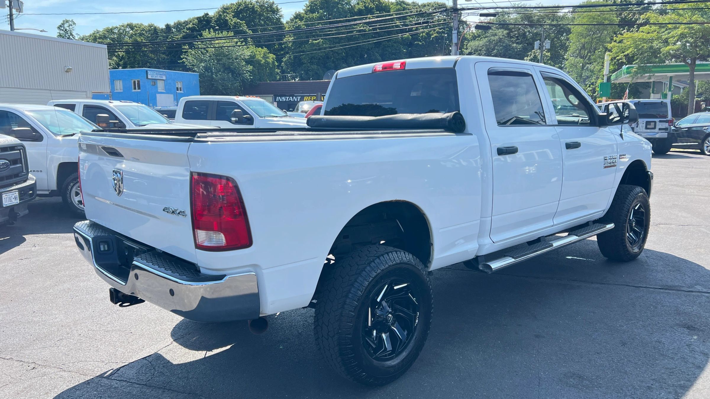 Used 2016 RAM 2500 Tradesman w/ Chrome Appearance Group AWD/4WD image 5