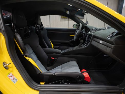 Used 2024 Porsche 718 Cayman GT4 RS RWD image 22