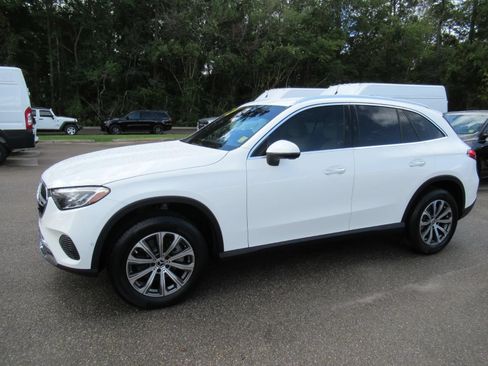 Used 2023 Mercedes-Benz GLC 300 image 4
