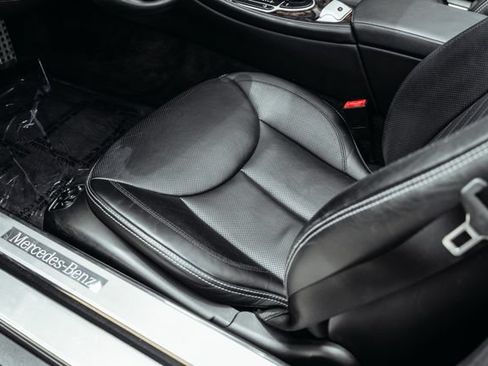 Used 2011 Mercedes-Benz SL 550 image 64
