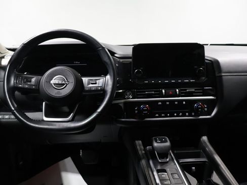 Used 2022 Nissan Pathfinder Platinum w/ Cargo Package image 14