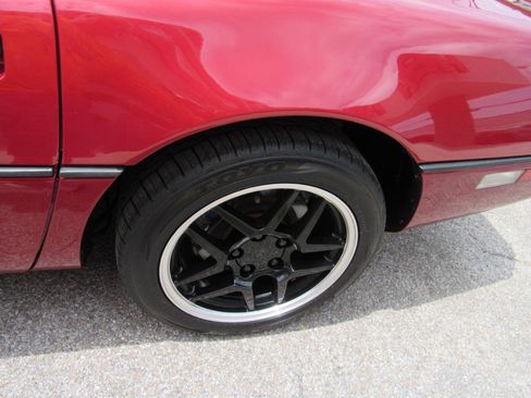 Used 1989 Chevrolet Corvette Coupe RWD image 14