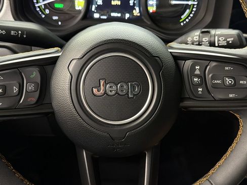 Used 2024 Jeep Wrangler Unlimited AWD/4WD image 28