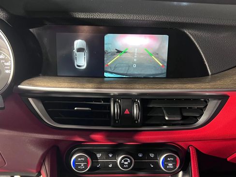 Used 2018 Alfa Romeo Stelvio Ti Sport image 28