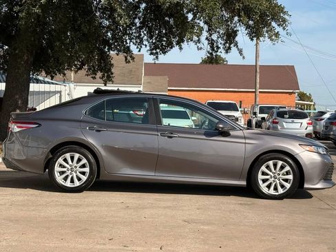 Used 2019 Toyota Camry LE FWD image 2