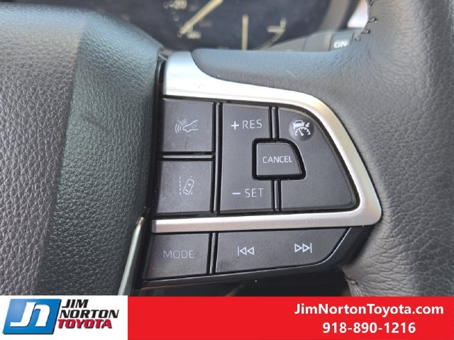 Used 2026 Toyota Sienna XLE FWD image 30