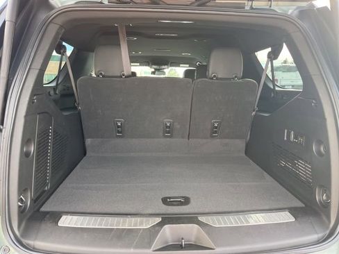 Used 2023 Chevrolet Suburban Premier AWD/4WD image 36