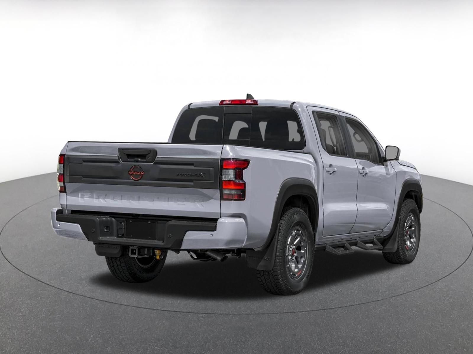 Used 2026 Nissan Frontier PRO-4X AWD/4WD image 2